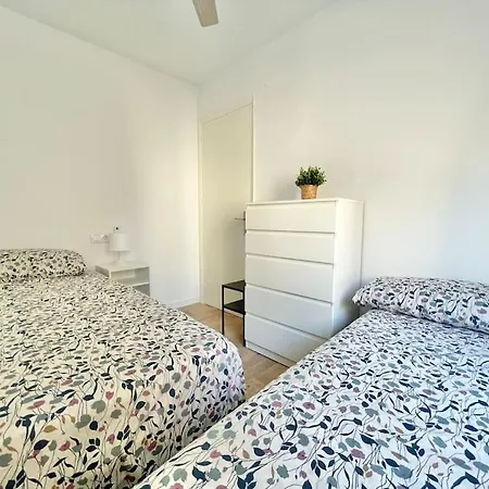 Apartment 3 Habitaciones, Terraza Y A 200 Metros De La Playa Malaga