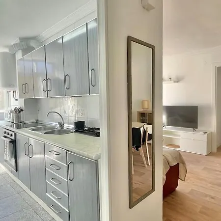 3 Habitaciones, Terraza Y A 200 Metros De La Playa Apartment Malaga